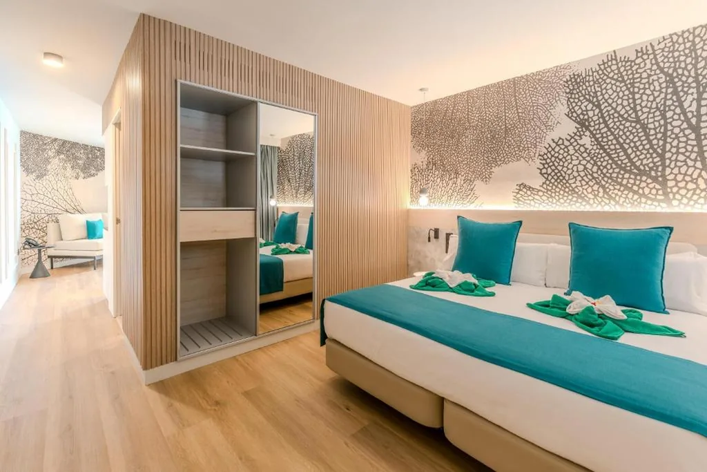 Apartment mit Meerblick — 001 HIGOS BEACH BOUTIQUE Singular Hotel Residence