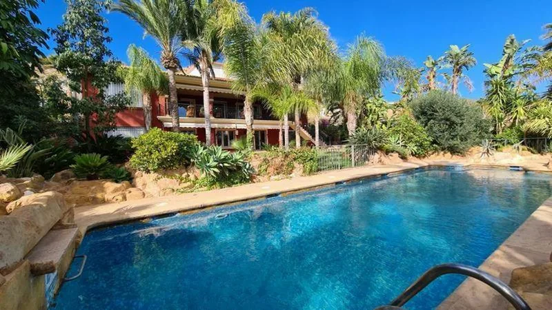 10 Bedroom 5 Star Luxury Villa & Heated Pool 6 seater jacuzzi near Alicante