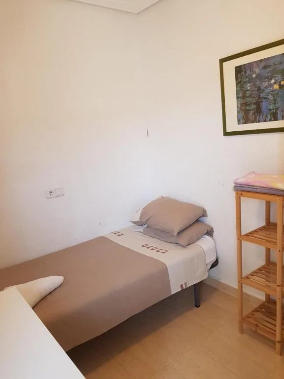 2 Bed-Sleeps 5-Private Pool-Pets-AirCon