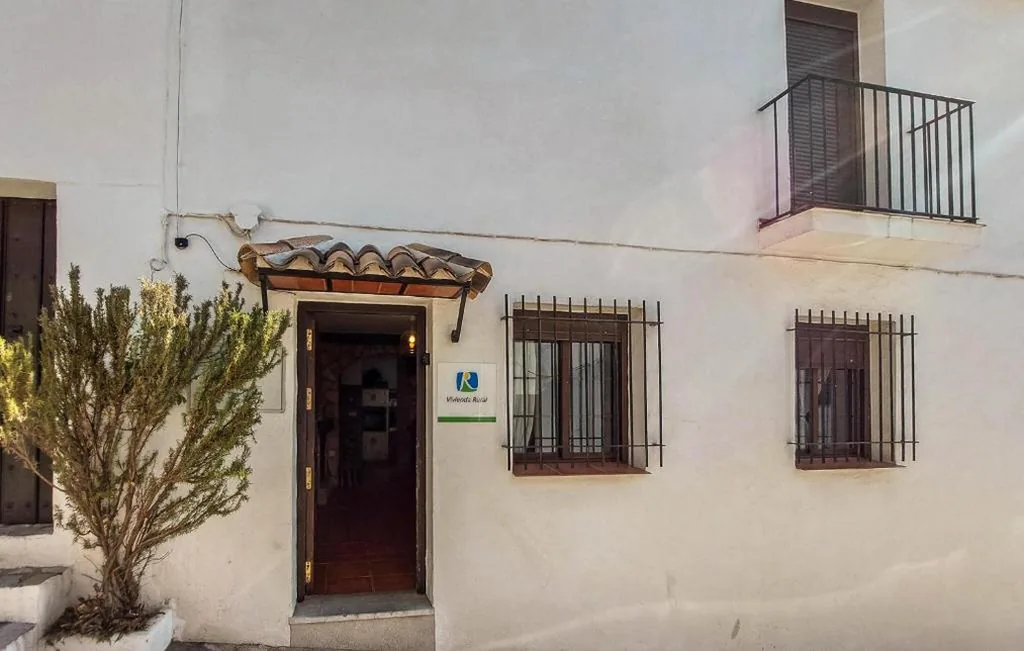 2 Bedroom Luxurious Home In Grazalema