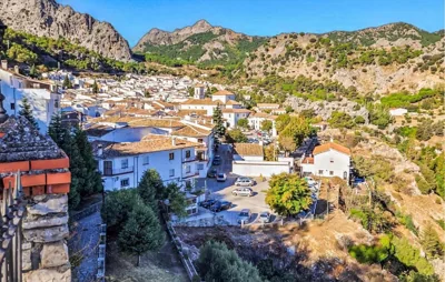 2 Bedroom Luxurious Home In Grazalema — 写真 3