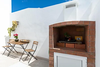 2BR Terrace Home - 10 min walk to the Beach — foto 4