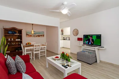 2BR Terrace Home - 10 min walk to the Beach — foto 5