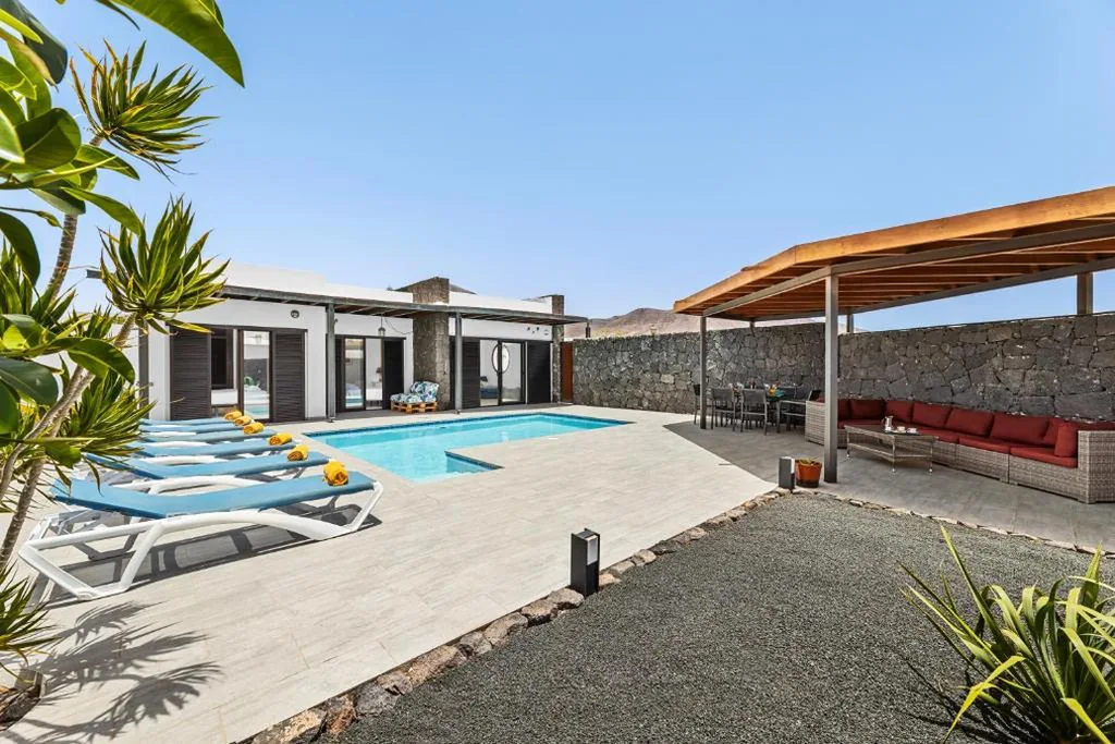 Villa — 3 Bedroom Villa with Private Pool close to Papagayo Beach