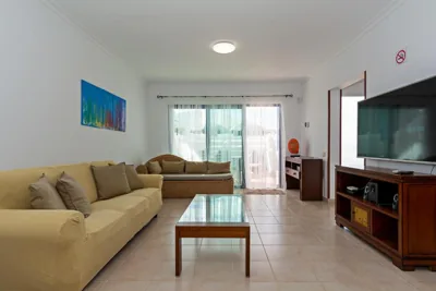 3BR Home - Private Heated Pool - Parking — 写真 9