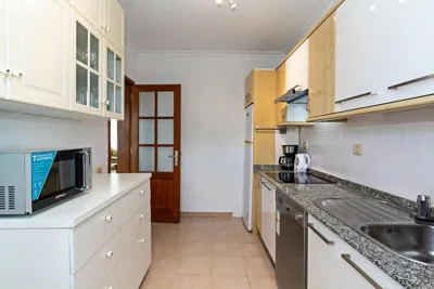 3BR Home - Private Heated Pool - Parking — 写真 10