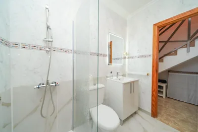4-Bed Villa Sleeps 8 Pets Ok & 10 min to Beach — foto 7