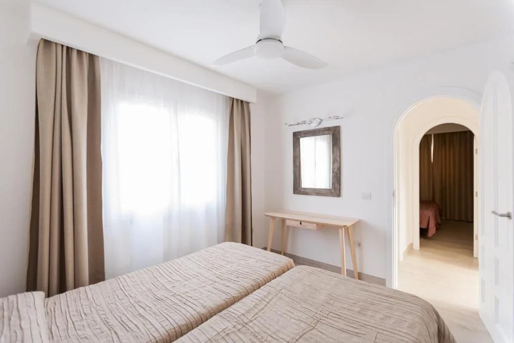 4 bedroom Villa Mimi with private heated pool
