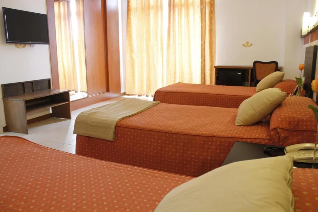 Quarto Triplo — 4Dreams Hotel Chimisay