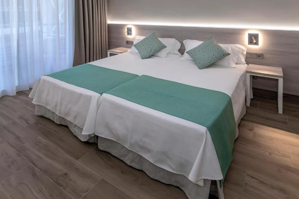 Habitación Doble Estándar (2 adultos) — 4R Casablanca Playa
