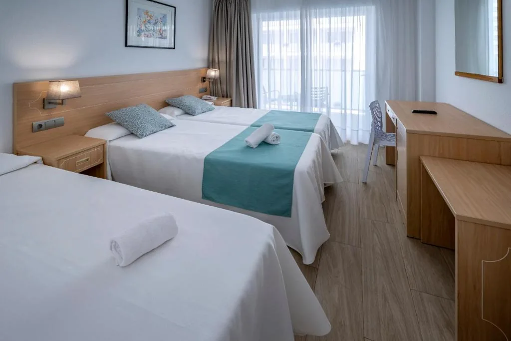 Camera tripla standard (3 adulti) — 4R Salou Park Resort II