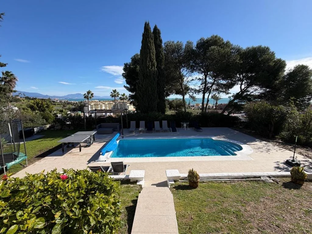 Moradia — 5 Bedroom Villa with HEATED Pool with breath-taking Sea Views, Walking distances to Shops Restaurants Beach