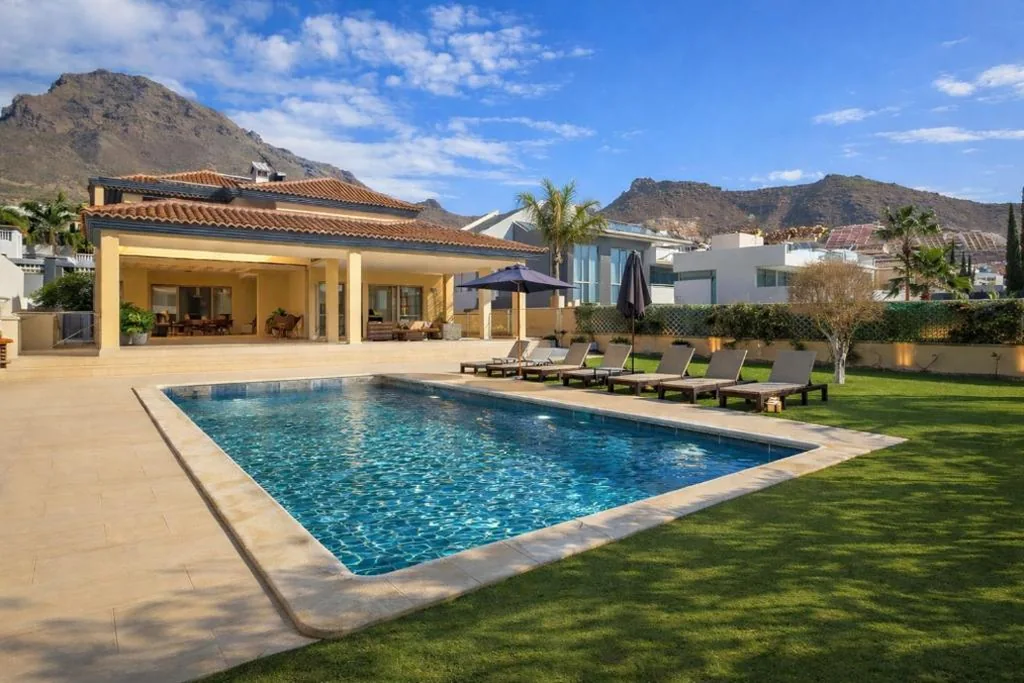 Villa — 5 bedrooms Villa Costa Adeje