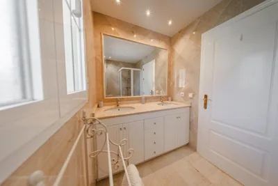 6 bedroom villa near Calahonda — 写真 11