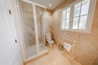 6 bedroom villa near Calahonda — 写真 12