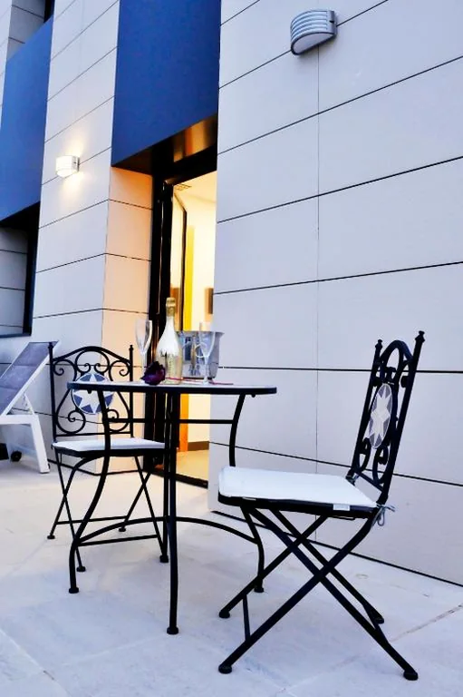 Chambre Double avec terrasse — 6 Bis HOTEL