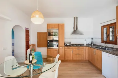 8 Guests Large Villa near Bossa Beaches & Airport — Foto 5