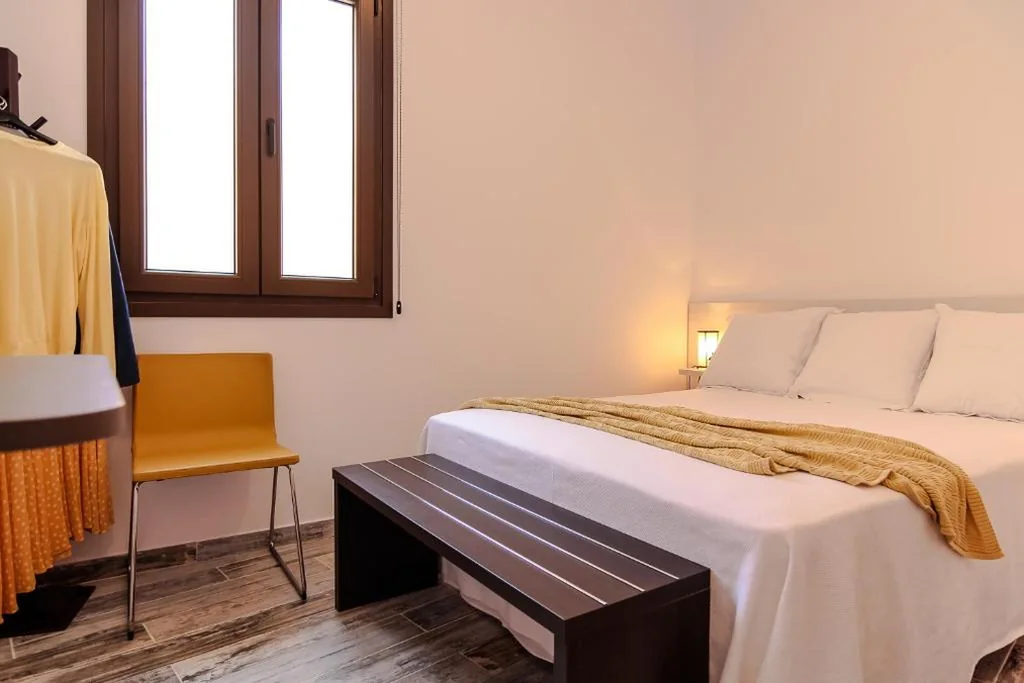 8 Rooms Tarifa