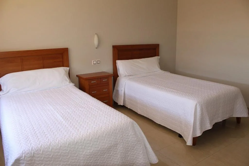 Doppelzimmer mit 1 oder 2 Betten — 9 Olas