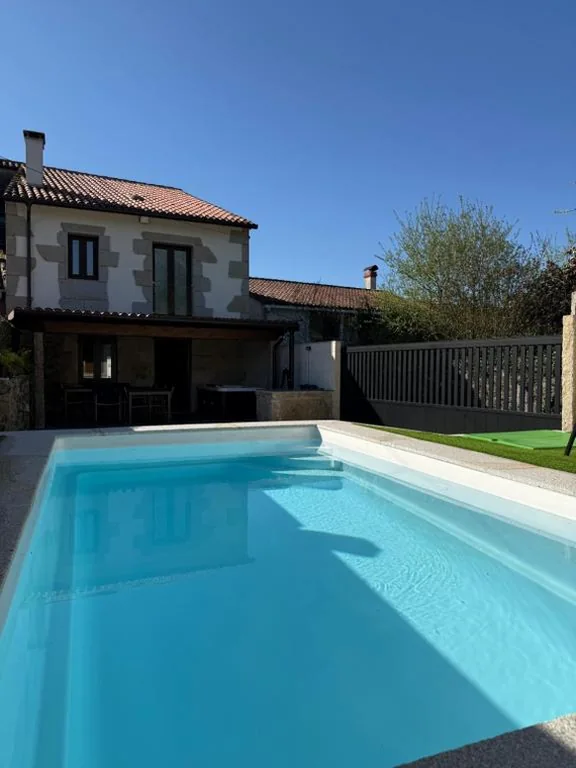 Casa de 6 dormitorios — A Casa da aldea de Iria