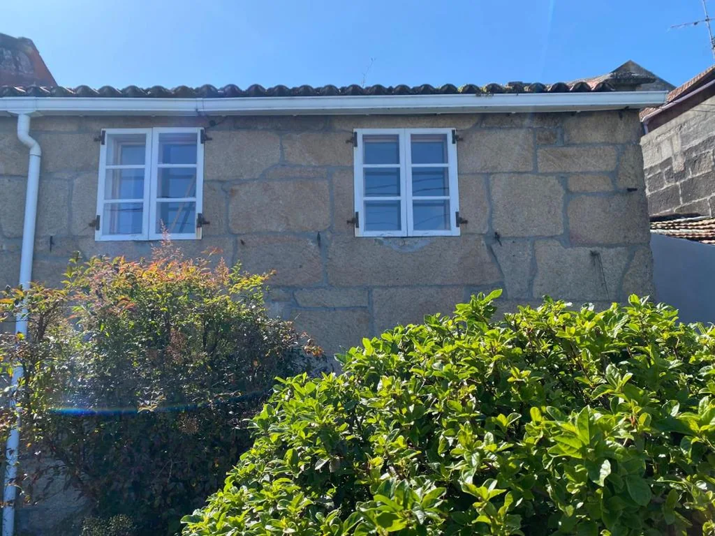 Casa con 2 camere da letto — A Casa Rústica de Marcelino - Playa do Con - con terreno