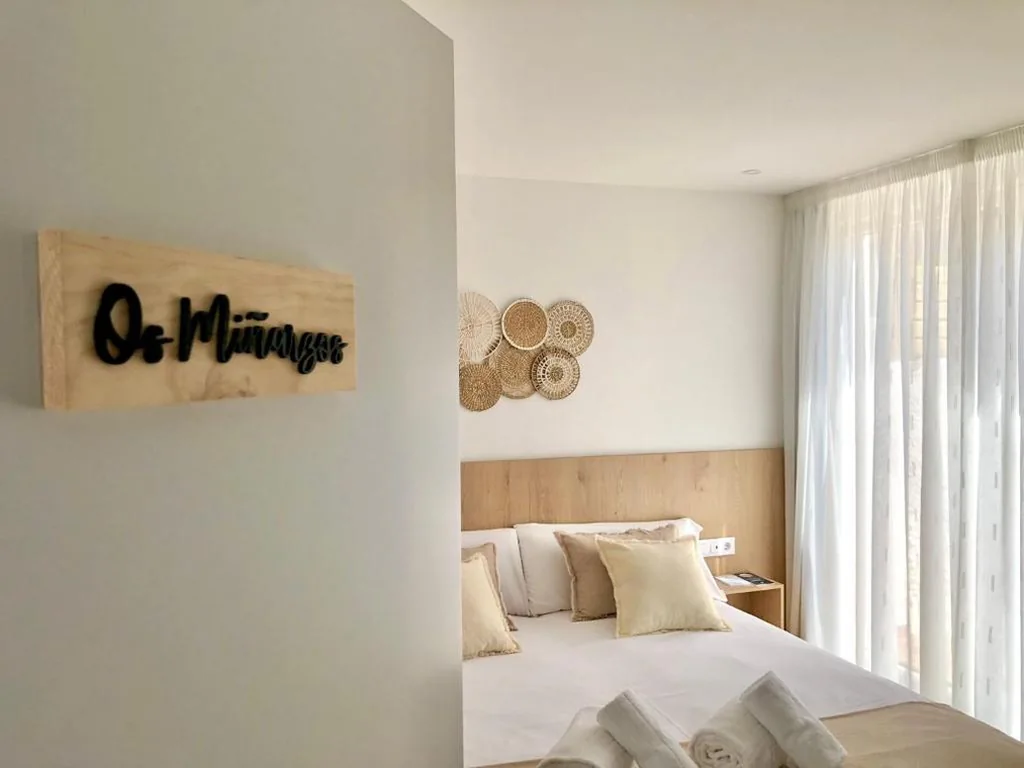OS MIÑARZOS Twin Room — A caseta de Sil