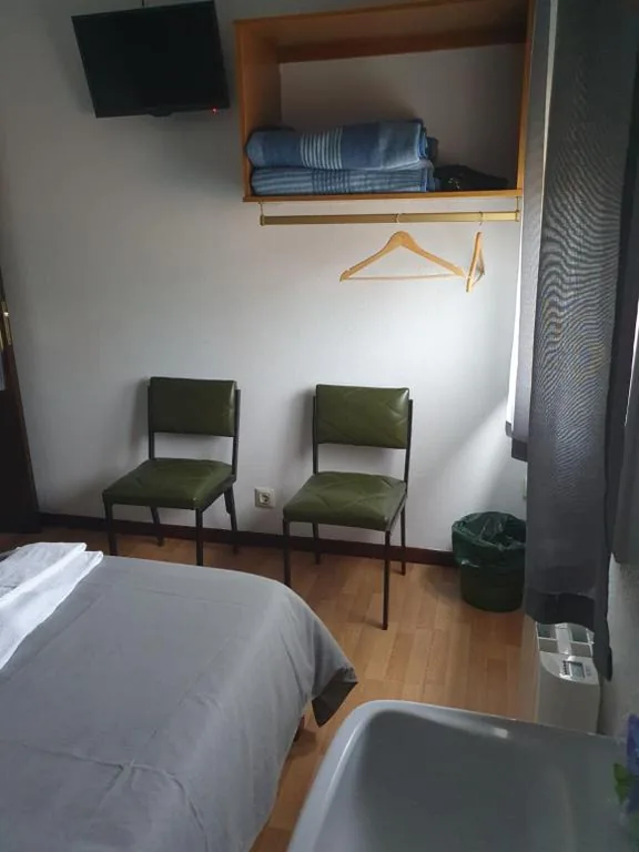 Quarto Standard com Casa de Banho Partilhada - 2 Camas Individuais — A Concha