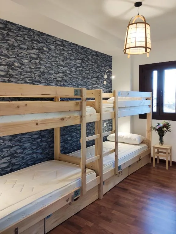 Litera en habitación compartida mixta — A Dársena do Francés