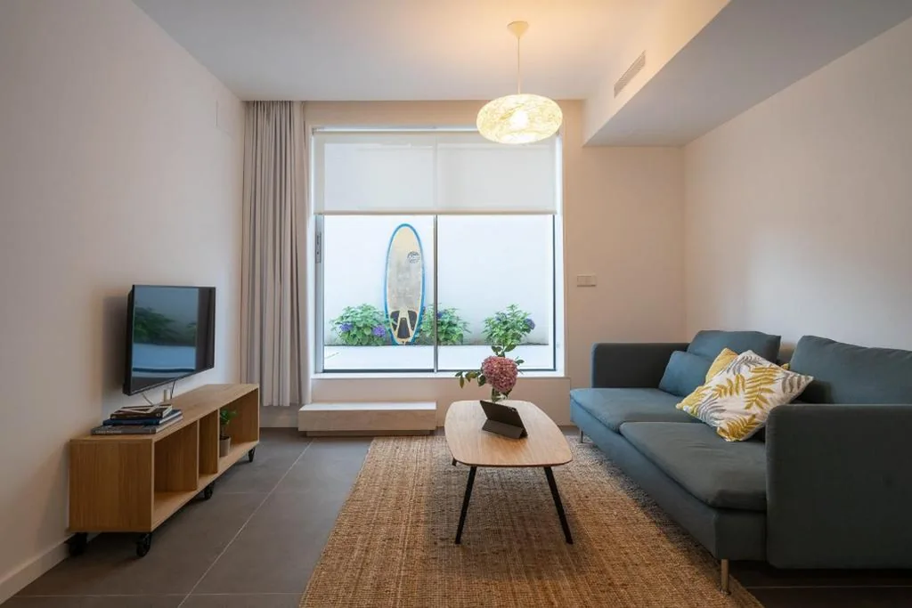 Apartamento con terraza — A Meiga das Areas-Playa América!