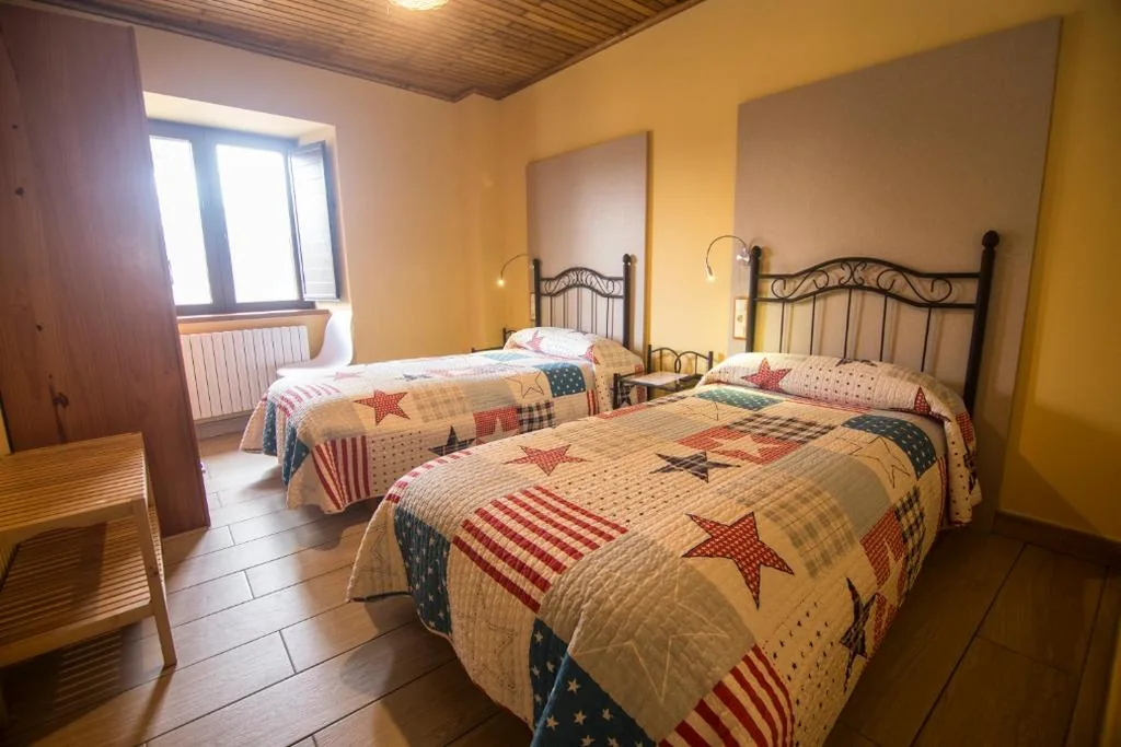 Habitación Doble grande - 2 camas — A Reboleira - Casa Nuñez