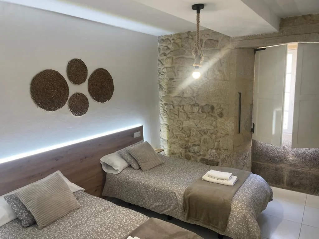 Tweepersoonskamer met eigen badkamer - 2 bedden — A Taberna de Gundián