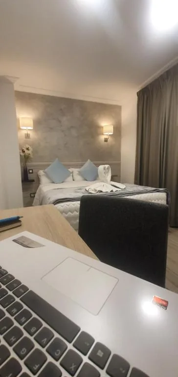 Doppelzimmer zum Innenhof — A28 Centro