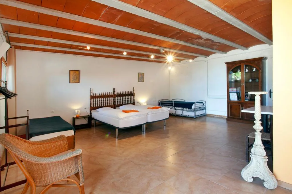 Habitación Familiar con baño privado — Aaccent Montblanc - Prenafeta