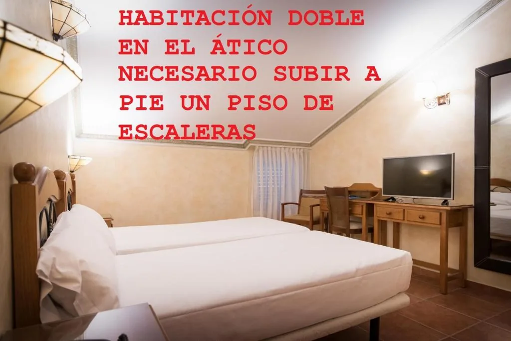 Doppelzimmer - Dachgeschoss — Abadía Burgos Camino Santiago