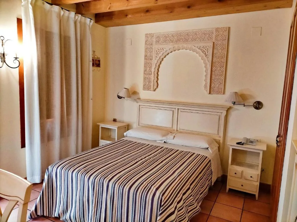 Doppelzimmer – 1 oder 2 Betten — Abadía Hotel