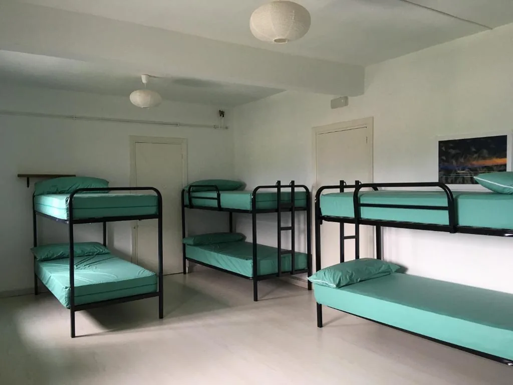 Bed in een gedeelde kamer — ABARAXKA HOSTEL Disfruta la Vía Verde del Urola hasta la Playa - Naturaleza Montañas y Riqueza Cultural