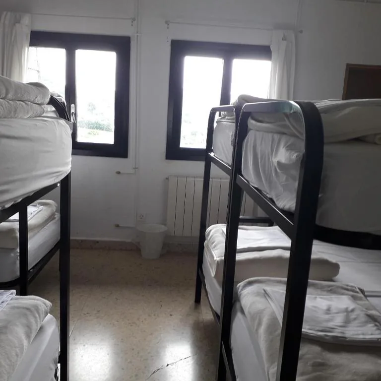 Familiekamer met gedeelde badkamer — ABARAXKA HOSTEL Disfruta la Vía Verde del Urola hasta la Playa - Naturaleza Montañas y Riqueza Cultural