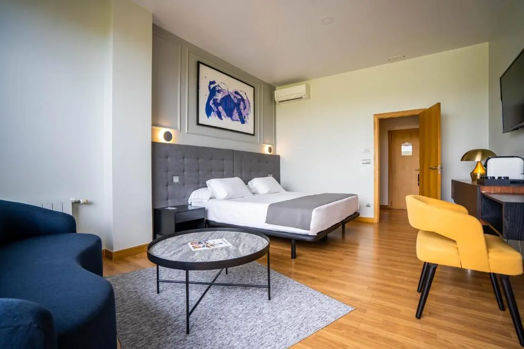 Superior-Doppelzimmer – 1 oder 2 Betten — Abba Comillas Hotel