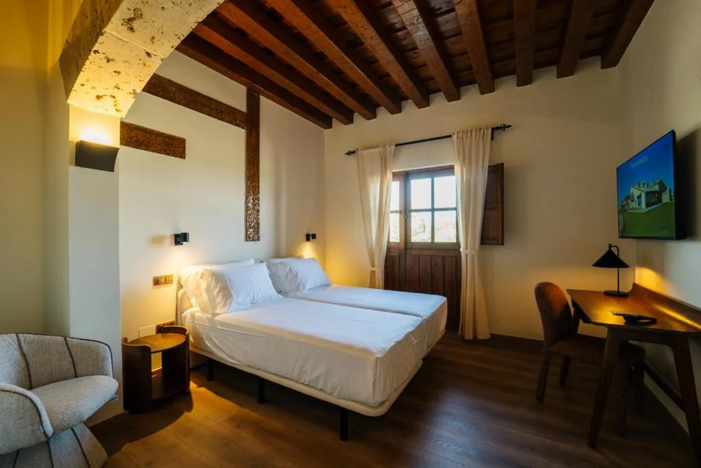 Tweepersoonskamer met 2 bedden — abba Las Viñas Tiedra Hotel Rural