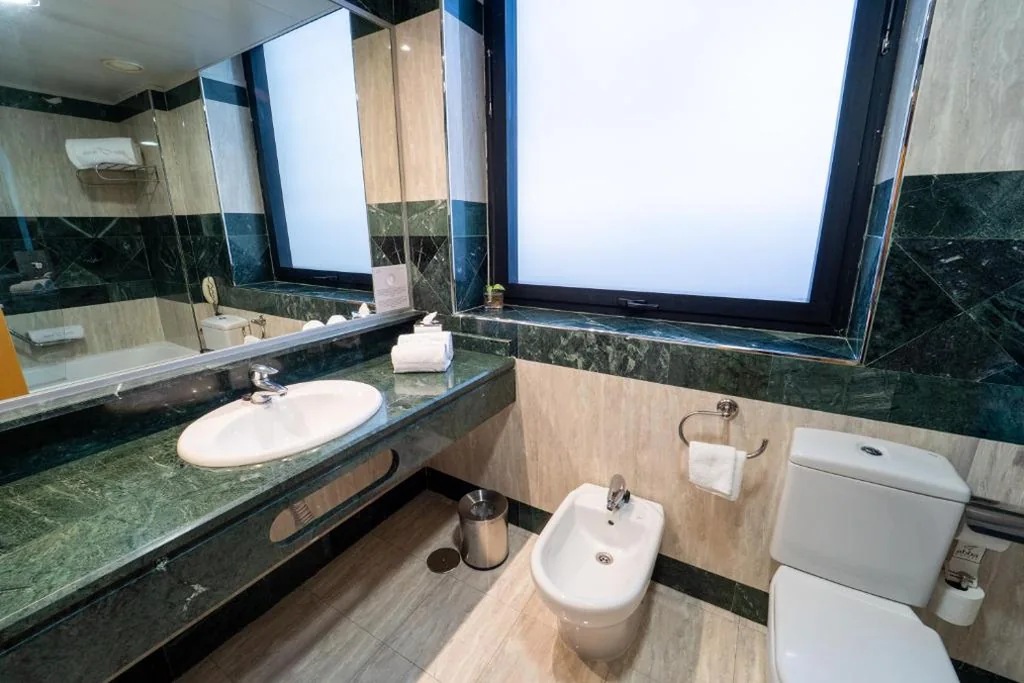 Standard-Doppelzimmer mit 2 Einzelbetten — Abba Madrid