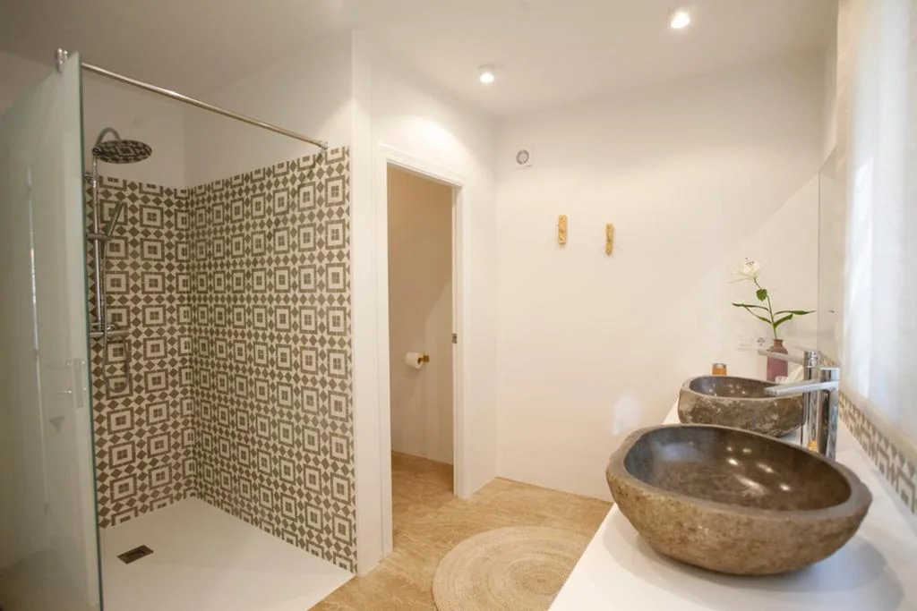Chambre Double Deluxe - 1 ou 2 lits — Abeniss Boutique B&B