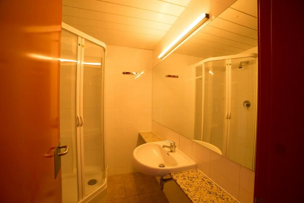 Camera familiare — Abrigall Hostel Masella