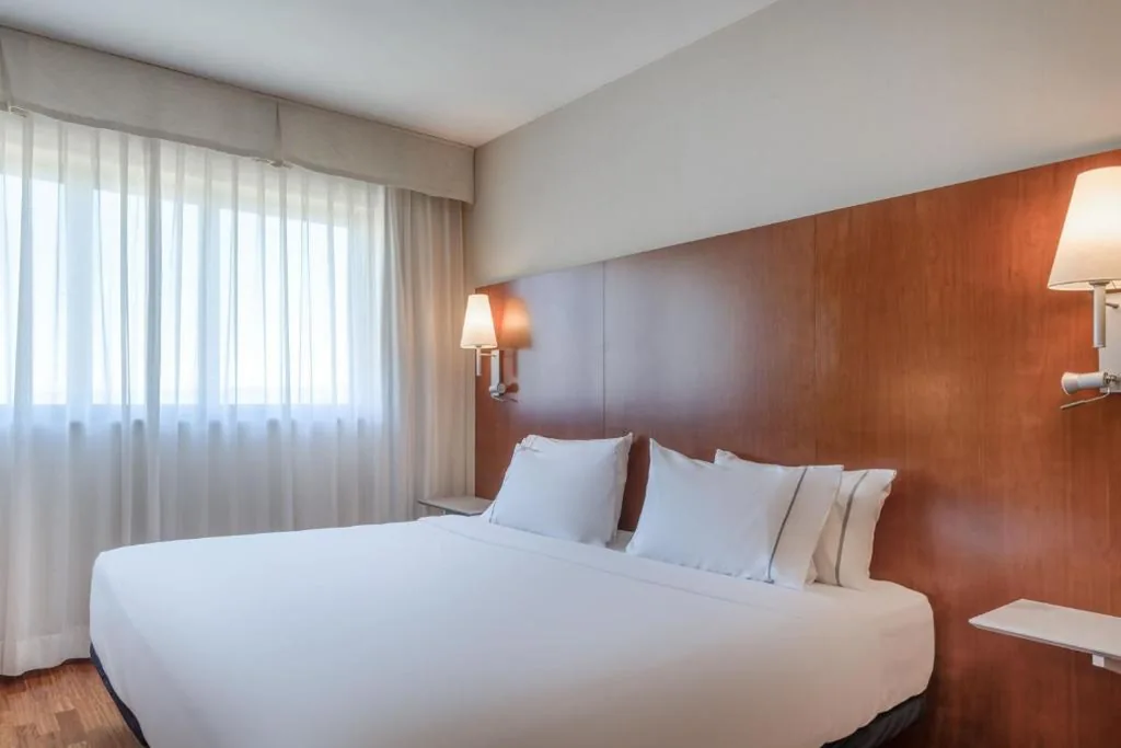 Superior kamer met extra groot bed — AC Hotel Alcalá de Henares by Marriott