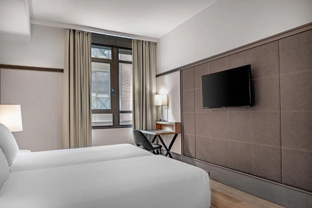 Habitación Doble Superior - 2 camas — AC Hotel Avenida de América by Marriott