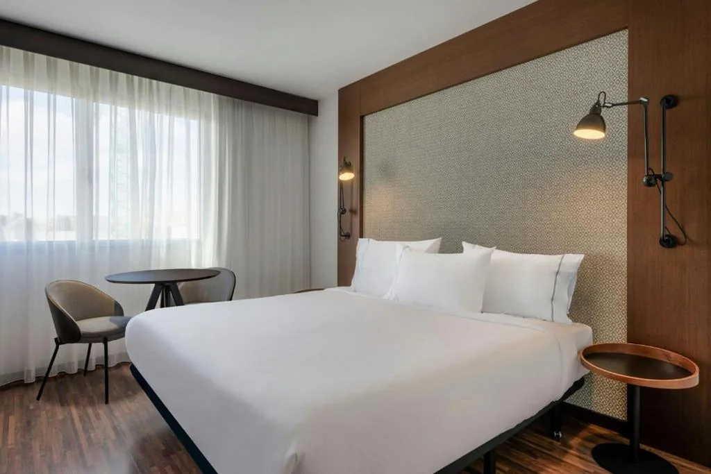 Habitación Estándar - 1 cama grande — AC Hotel by Marriott Alicante