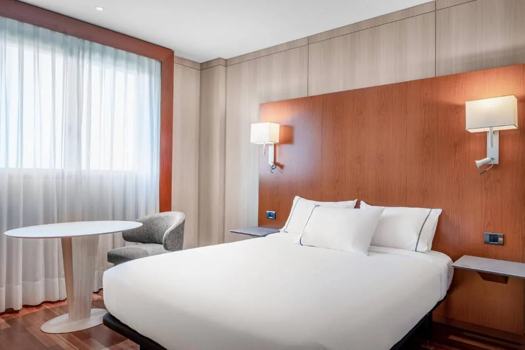 Standard Room with City View - 1 Large Bed — AC Hotel Huelva by Marriott