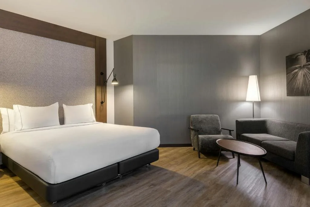 Habitación Estándar - 1 cama grande — AC Hotel La Finca by Marriott