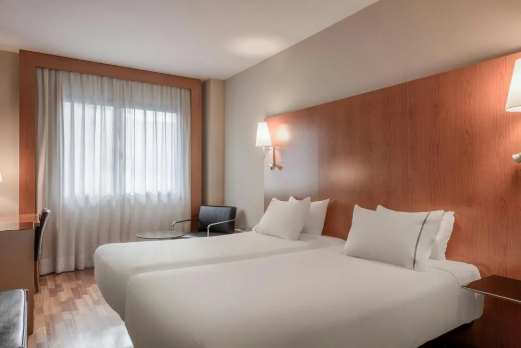 ダブルルーム（ベッド2台） — AC Hotel León San Antonio by Marriott