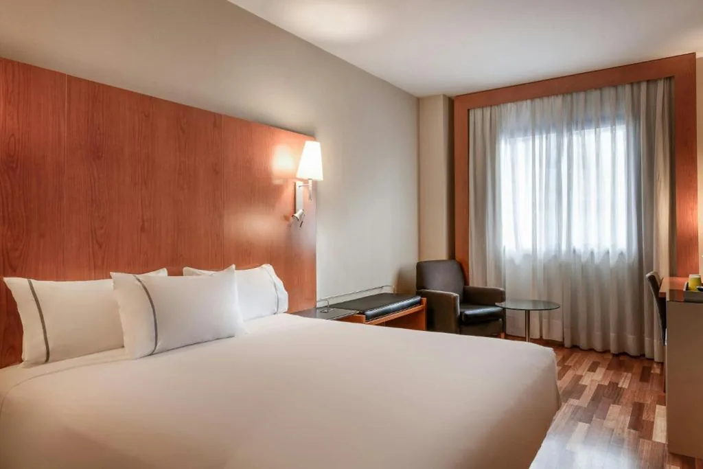 デラックスダブルルーム — AC Hotel León San Antonio by Marriott