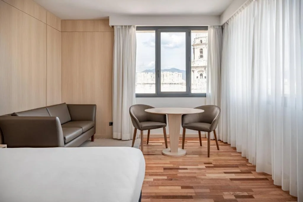Standardzimmer mit 1 extragroßen Doppelbett — AC Hotel Málaga Palacio by Marriott